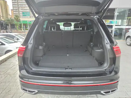 VOLKSWAGEN-TIGUAN-2023