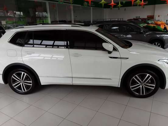 VOLKSWAGEN-TIGUAN-2024