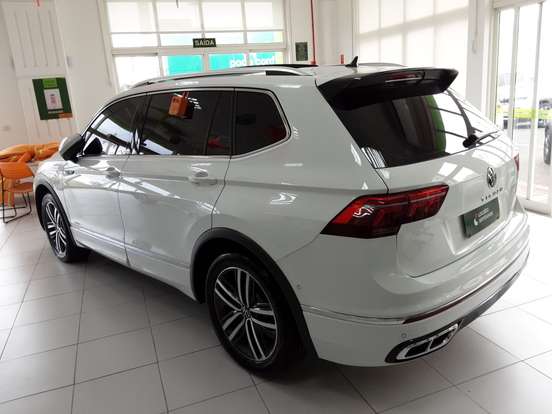 VOLKSWAGEN-TIGUAN-2024