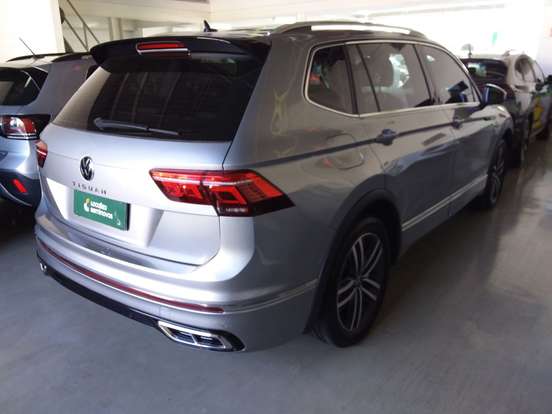 VOLKSWAGEN-TIGUAN-2.0 300 TSI GASOLINA ALLSPACE R-LINE AUTOMÁTICO VOLKSWAGEN-TIGUAN-2024