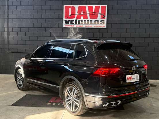 VOLKSWAGEN-TIGUAN-2.0 300 TSI GASOLINA ALLSPACE R-LINE AUTOMÁTICO VOLKSWAGEN-TIGUAN-2024