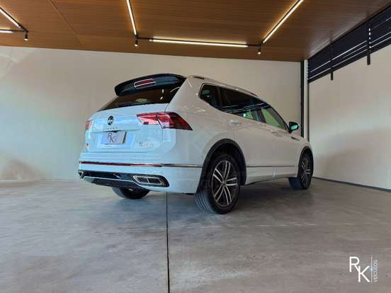 VOLKSWAGEN-TIGUAN-2023