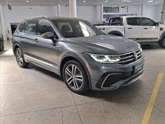 VOLKSWAGEN-TIGUAN-2023