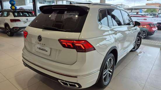 VOLKSWAGEN-TIGUAN-2023