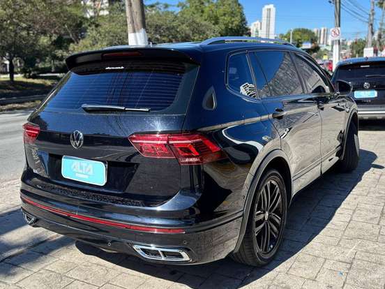 VOLKSWAGEN-TIGUAN-2023