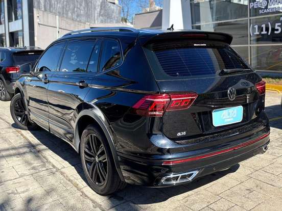 VOLKSWAGEN-TIGUAN-2023