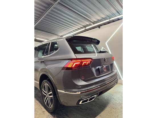 VOLKSWAGEN-TIGUAN-2.0 300 TSI GASOLINA ALLSPACE R-LINE AUTOMÁTICO VOLKSWAGEN-TIGUAN-2023