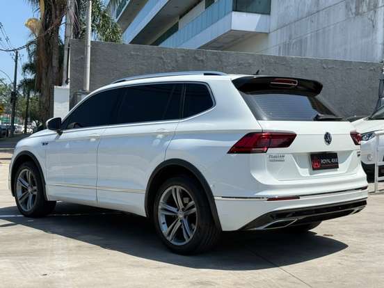 VOLKSWAGEN-TIGUAN-2019