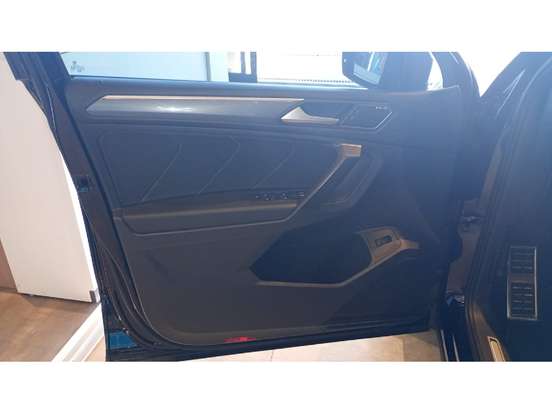 VOLKSWAGEN-TIGUAN-2021