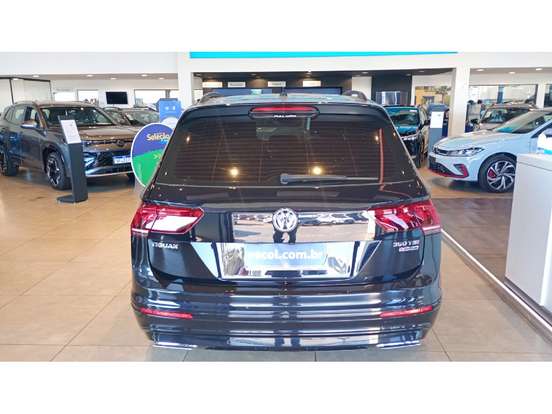 VOLKSWAGEN-TIGUAN-2021