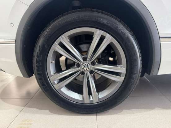 VOLKSWAGEN-TIGUAN-2021