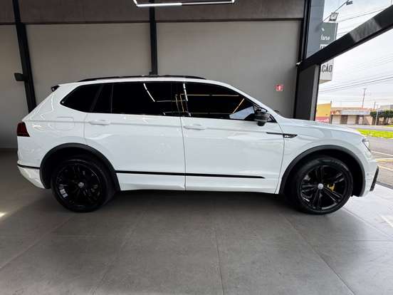 VOLKSWAGEN-TIGUAN-2019