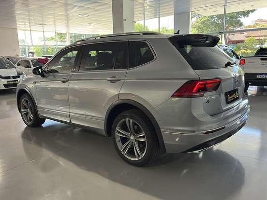 VOLKSWAGEN-TIGUAN-2019