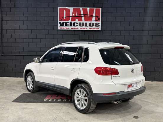 VOLKSWAGEN-TIGUAN-2013