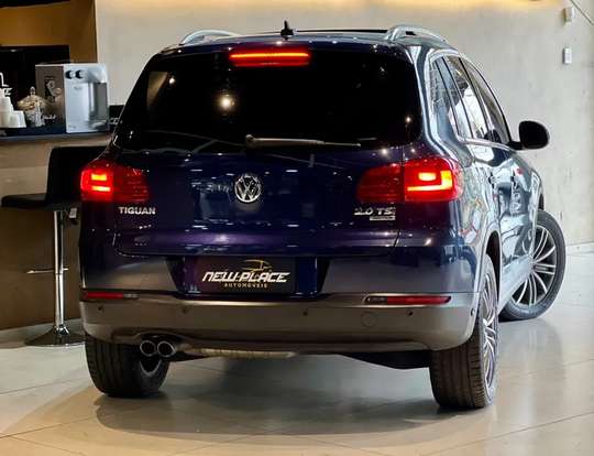 VOLKSWAGEN-TIGUAN-2015