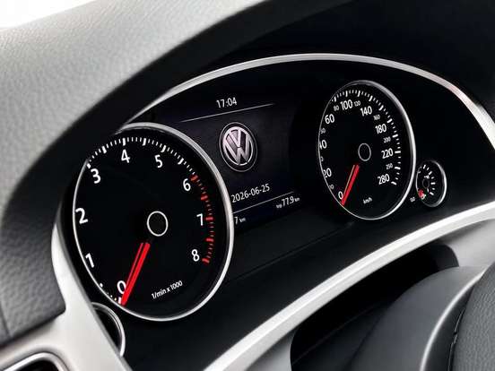 VOLKSWAGEN-TOUAREG-2014