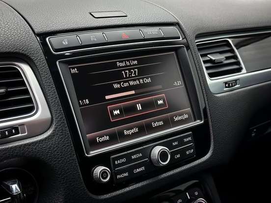 VOLKSWAGEN-TOUAREG-2014