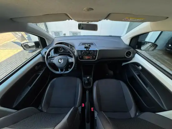 VOLKSWAGEN-UP-2019