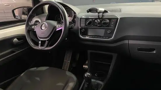 VOLKSWAGEN-UP-2020