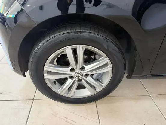 VOLKSWAGEN-UP-2014