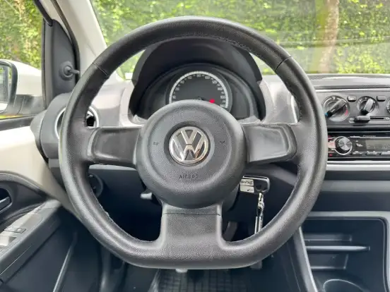 VOLKSWAGEN-UP-2017