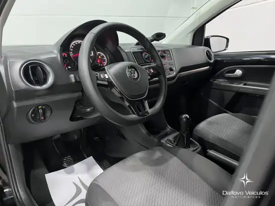 VOLKSWAGEN-UP-2018