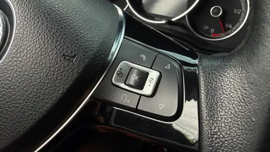 VOLKSWAGEN-UP-2018