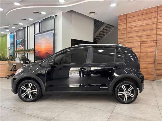 VOLKSWAGEN-UP-2021