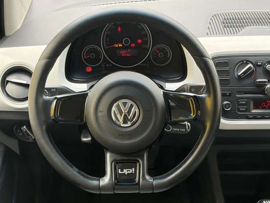 VOLKSWAGEN-UP-1.0 MPI HIGH UP 12V FLEX 4P MANUAL VOLKSWAGEN-UP-2014