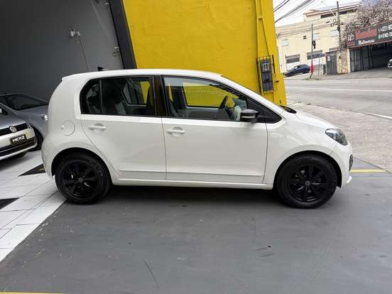 VOLKSWAGEN-UP-1.0 MPI HIGH UP 12V FLEX 4P MANUAL VOLKSWAGEN-UP-2014