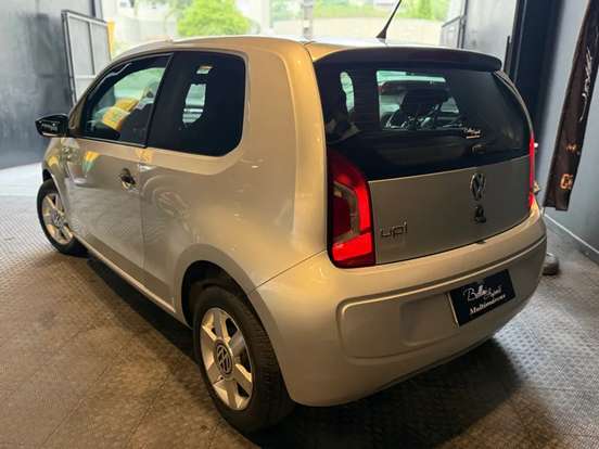 VOLKSWAGEN-UP-2016