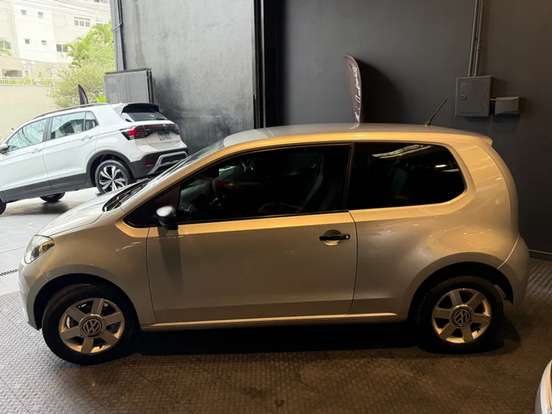 VOLKSWAGEN-UP-2016