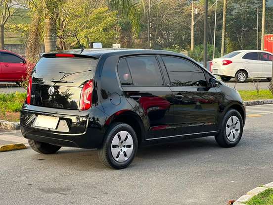 VOLKSWAGEN-UP-2015