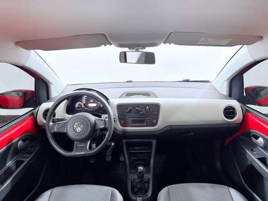 VOLKSWAGEN-UP-2015