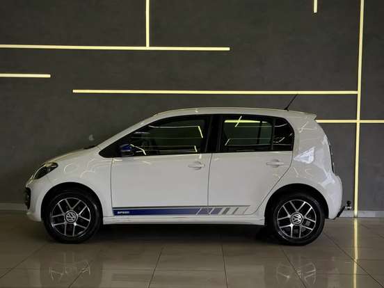 VOLKSWAGEN-UP-2015