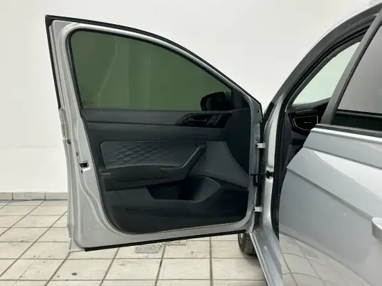 VOLKSWAGEN-VIRTUS-1.0 170 TSI AUTOMÁTICO VOLKSWAGEN-VIRTUS-2025