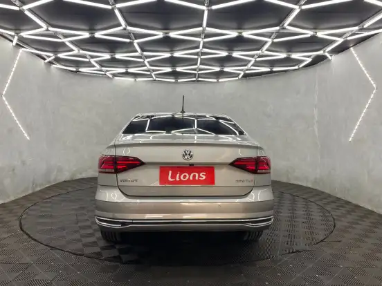 VOLKSWAGEN-VIRTUS-2021