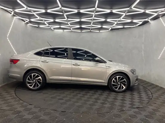 VOLKSWAGEN-VIRTUS-2021