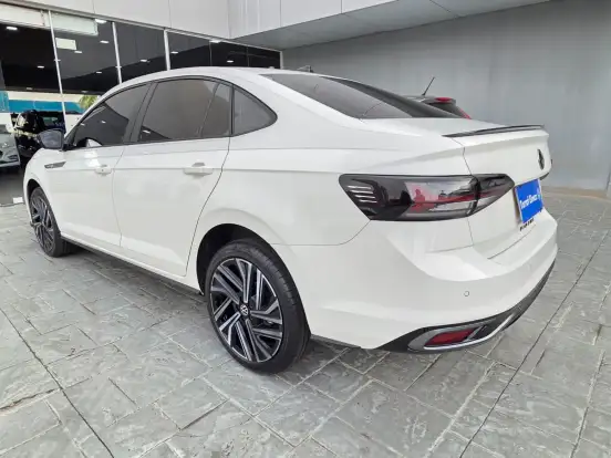 VOLKSWAGEN-VIRTUS-2025