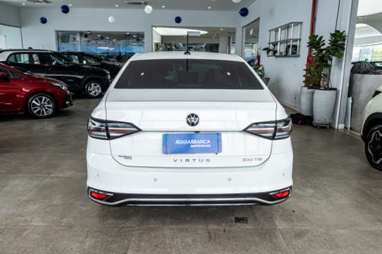 VOLKSWAGEN-VIRTUS-2023