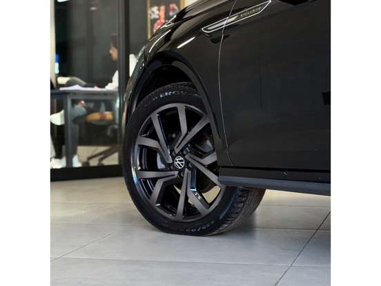 VOLKSWAGEN-VIRTUS-2023