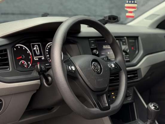 VOLKSWAGEN-VIRTUS-2018