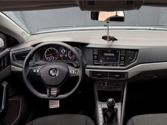 VOLKSWAGEN-VIRTUS-2018