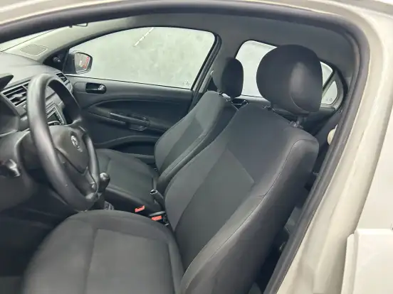 VOLKSWAGEN-VOYAGE-2023