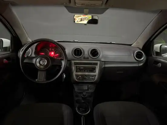 VOLKSWAGEN-VOYAGE-2013