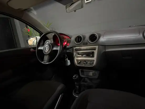 VOLKSWAGEN-VOYAGE-2013