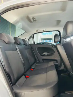 VOLKSWAGEN-VOYAGE-2021