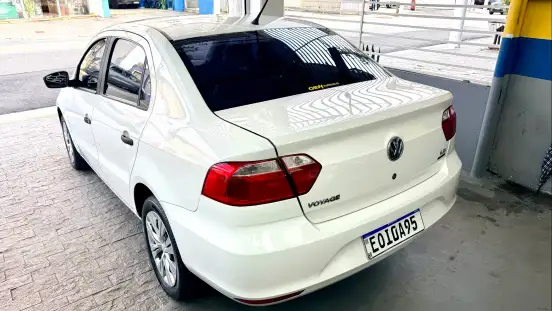 VOLKSWAGEN-VOYAGE-2018