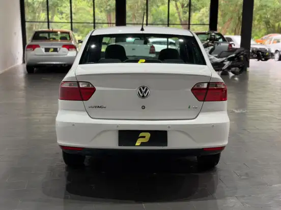 VOLKSWAGEN-VOYAGE-2013