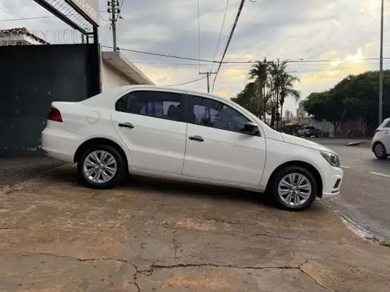 VOLKSWAGEN-VOYAGE-2021